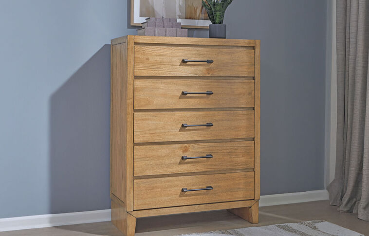 Signature Design Sherbana 5 Drawer Chest image number 0