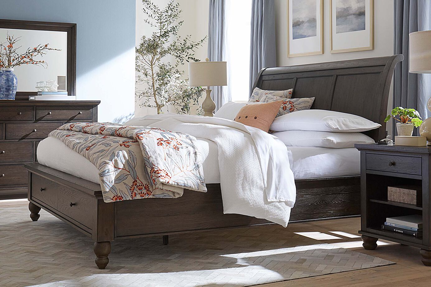 Aspen Home Cambridge Sleigh Bed with Storage image number 0